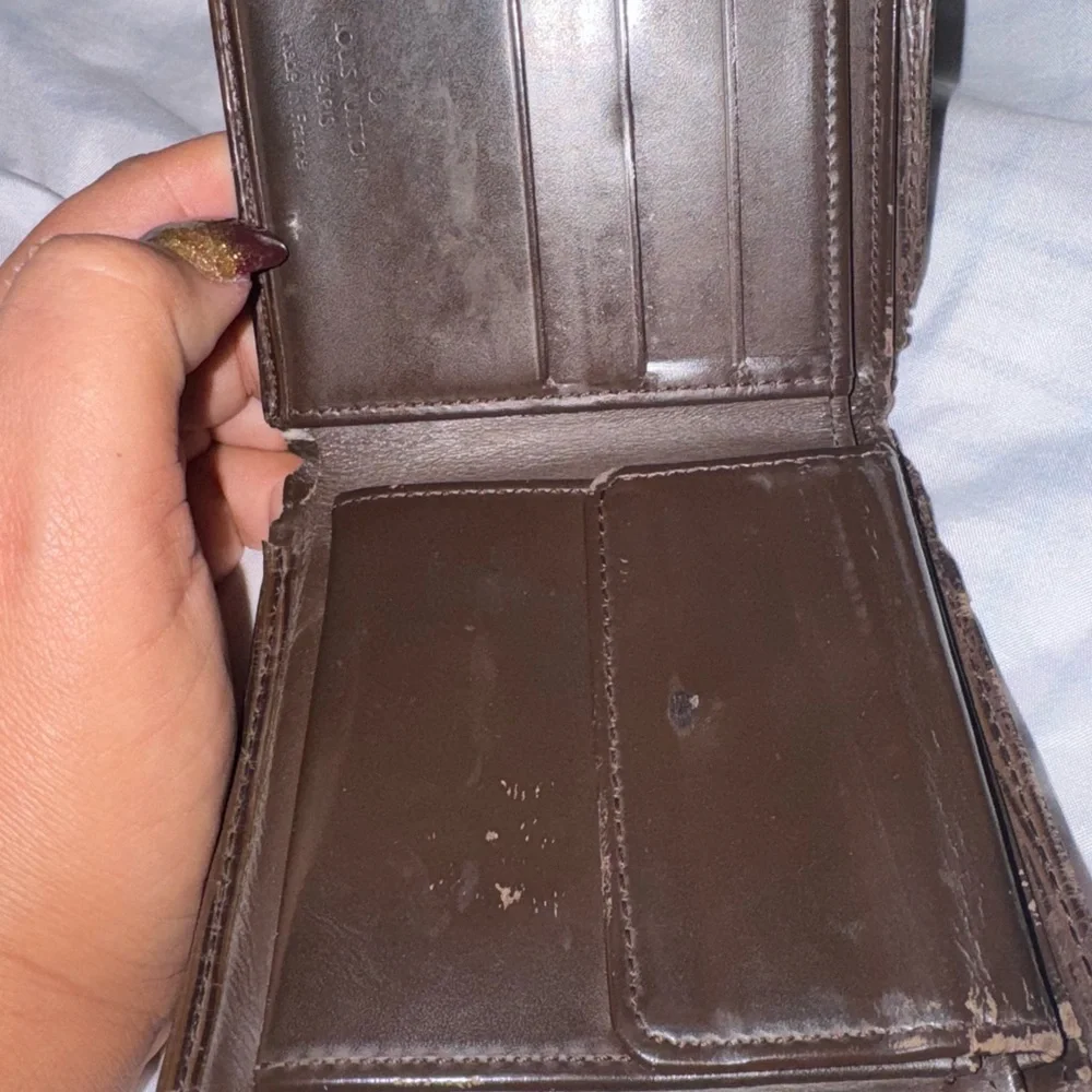 Louis Vuitton men’s Epi wallet